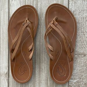 Olukai tan flip flop sandals, size 7